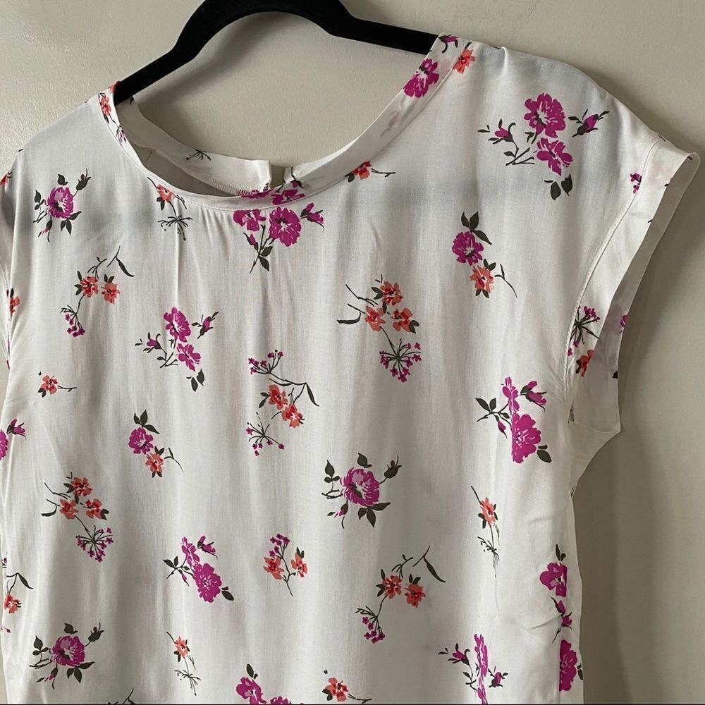 ABERCROMBIE & Fitch Floral Button Back Top - Picture 4 of 10
